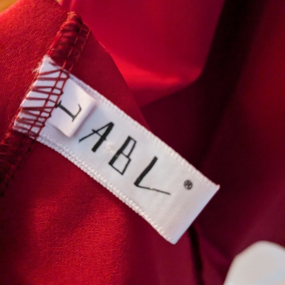 Red dress, good for fall and winter - Picture 3 of 4